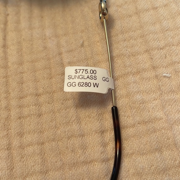 Gucci Gucci Logo GG1020S Sunglasses 001 - Gold/Gold - Women